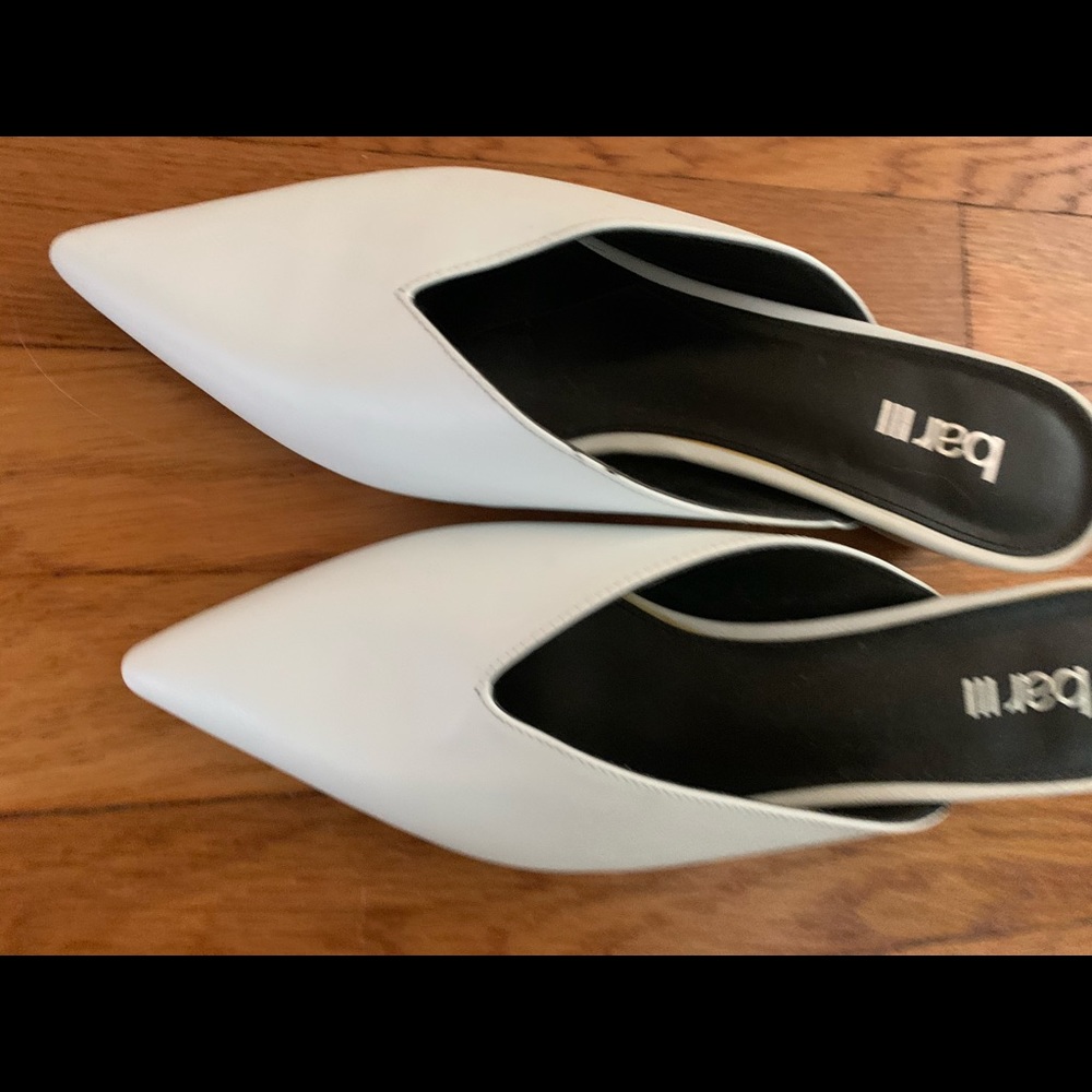 White mule with small wedge size 8